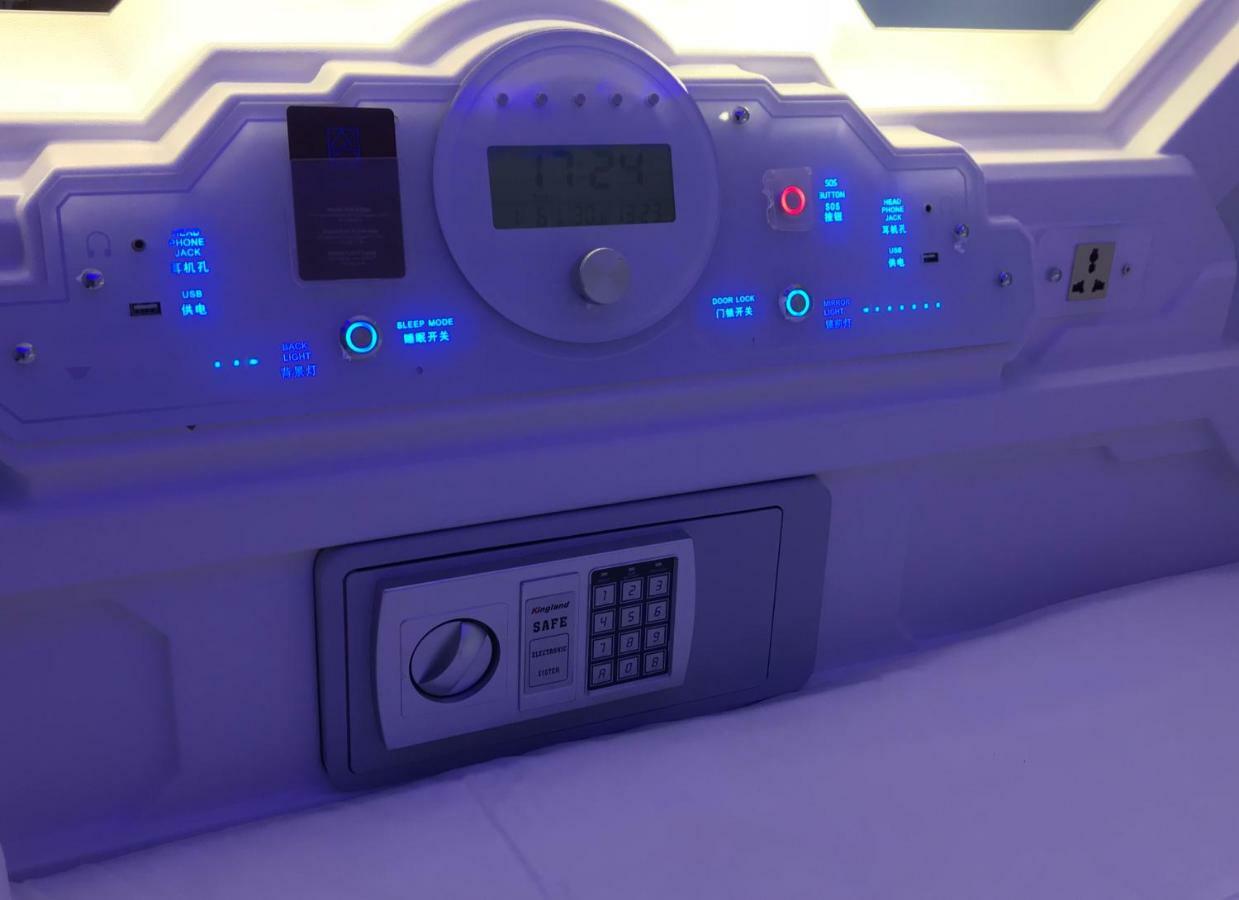 Atlantis Pods @ Chinatown Hotel Singapore Bagian luar foto